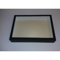 Коробка з пластиковим віконцем 35*25*6 см чорна