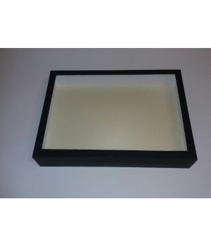 Коробка с пластиковым окошком  35*25*6 см черная