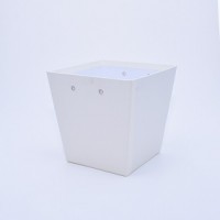 Коробку "Трапеція" 20*15*20 см молочна з блиском